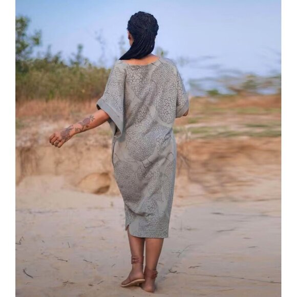 No Nasties Light Gray Goenchi Loopknit Midi Dress Size Large - 47457 - Picture 13 of 13